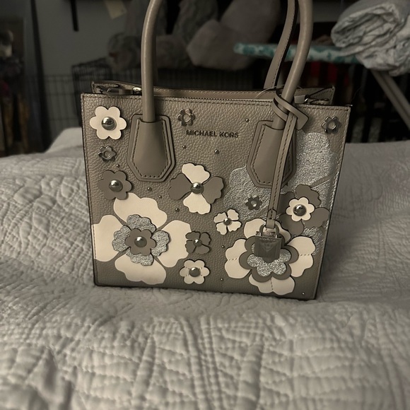 Mercer Floral Embellished Pebbled Leather Crossbody Bag NWT - Picture 2 of 3